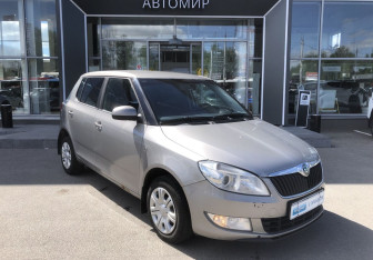 Подержанный автомобиль Skoda Fabia Hatchback 2012 года (3 фото)