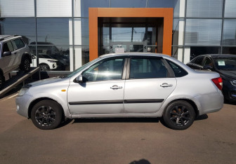 Подержанный автомобиль LADA (ВАЗ) Granta Sedan 2014 года (8 фото)