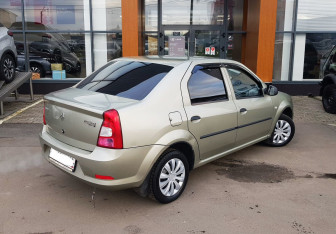 Подержанный автомобиль Renault Logan Sedan 2011 года (5 фото)