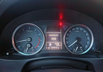 Подержанный автомобиль Toyota Auris Hatchback 2013 года (13 фото)