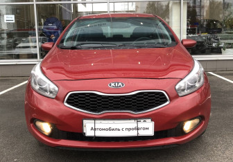 Подержанный автомобиль Kia Ceed Hatchback 2014 года (2 фото)