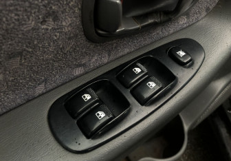 Подержанный автомобиль Kia Spectra Sedan 2006 года (11 фото)