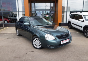 Подержанный автомобиль LADA (ВАЗ) Priora Sedan 2008 года (3 фото)