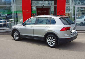 Подержанный автомобиль Volkswagen Tiguan 2019 года (7 фото)
