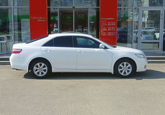 Подержанный автомобиль Toyota Camry Sedan 2011 года (4 фото)