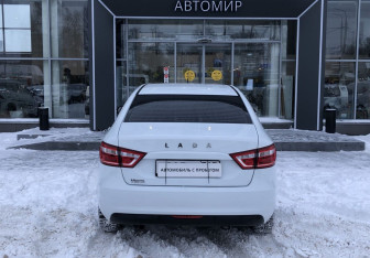 Подержанный автомобиль LADA (ВАЗ) Vesta Sedan 2018 года (6 фото)