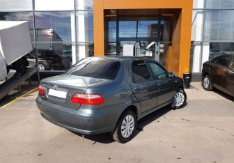 Подержанный автомобиль Fiat Albea 2008 года (5 фото)