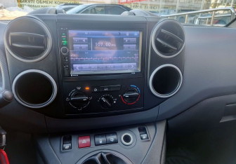 Подержанный автомобиль Peugeot Partner 2013 года (15 фото)