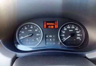 Подержанный автомобиль Renault Logan Sedan 2011 года (13 фото)