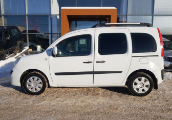 Подержанный автомобиль Renault Kangoo 2010 года (8 фото)