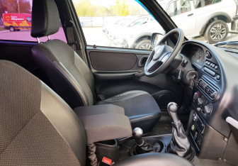 Подержанный автомобиль Chevrolet Niva 2014 года (9 фото)