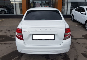 Подержанный автомобиль LADA (ВАЗ) Granta Sedan 2019 года (6 фото)