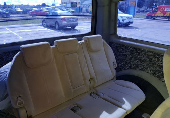 Подержанный автомобиль Volkswagen Transporter Minivan 2004 года (12 фото)