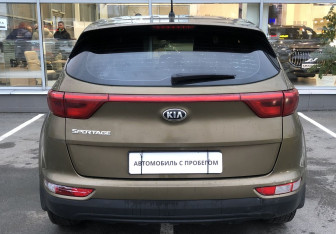 Подержанный автомобиль Kia Sportage 2016 года (6 фото)