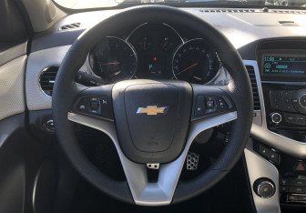 Подержанный автомобиль Chevrolet Cruze Sedan 2011 года (12 фото)