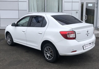 Подержанный автомобиль Renault Logan Sedan 2015 года (7 фото)