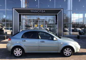 Подержанный автомобиль Chevrolet Lacetti Hatchback 2008 года (4 фото)