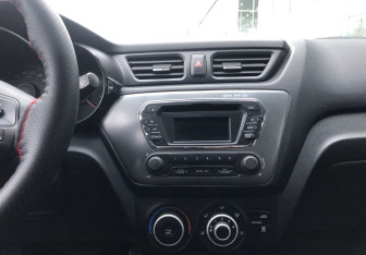 Подержанный автомобиль Kia Rio Sedan 2012 года (14 фото)