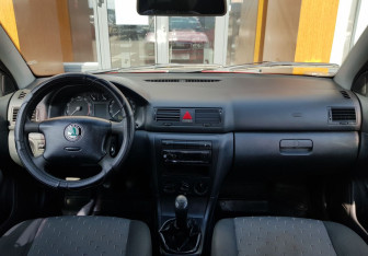 Подержанный автомобиль Skoda Octavia Liftback 2006 года (11 фото)