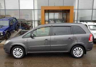 Подержанный автомобиль Opel Zafira Compactvan 2012 года (8 фото)