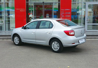 Подержанный автомобиль Renault Logan Sedan 2016 года (7 фото)