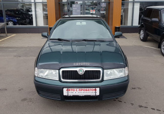 Подержанный автомобиль Skoda Octavia Liftback 2008 года (2 фото)