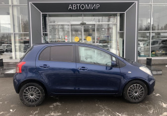 Подержанный автомобиль Toyota Yaris Hatchback 2007 года (4 фото)