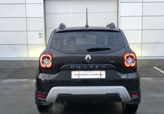 Подержанный автомобиль Renault Duster 2021 года (6 фото)