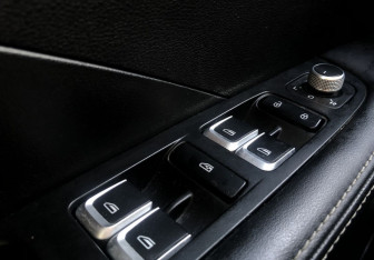 Подержанный автомобиль Geely Coolray 2023 года (12 фото)