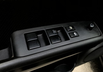 Подержанный автомобиль Nissan X-Trail 2013 года (13 фото)