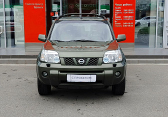 Подержанный автомобиль Nissan X-Trail 2004 года (2 фото)