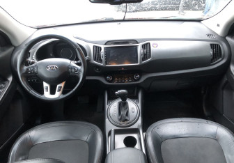 Подержанный автомобиль Kia Sportage 2011 года (10 фото)