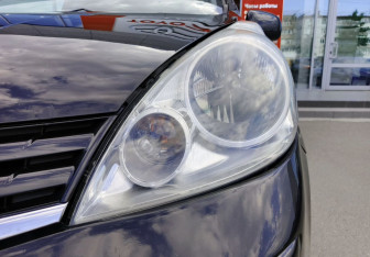 Подержанный автомобиль Nissan Note 2013 года (9 фото)