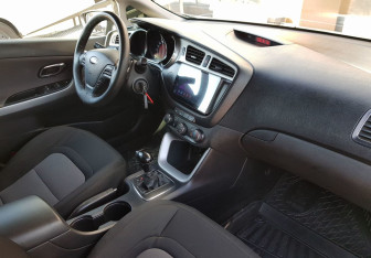 Подержанный автомобиль Kia Ceed Wagon 2013 года (9 фото)