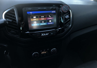 Подержанный автомобиль LADA (ВАЗ) XRAY 2016 года (14 фото)