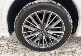 Подержанный автомобиль Audi Q3 2021 года (10 фото)