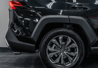Новый Toyota RAV4 2025 (9 фото)