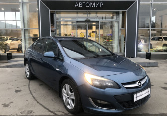 Подержанный автомобиль Opel Astra Sedan 2013 года (3 фото)