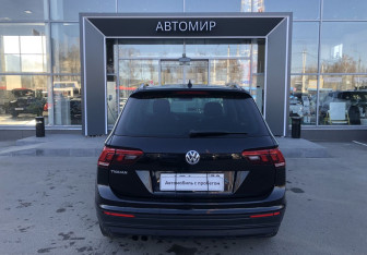 Подержанный автомобиль Volkswagen Tiguan 2018 года (6 фото)