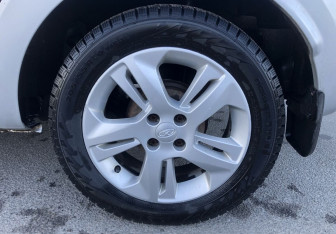 Подержанный автомобиль LADA (ВАЗ) XRAY 2016 года (17 фото)