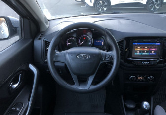 Подержанный автомобиль LADA (ВАЗ) XRAY 2016 года (12 фото)