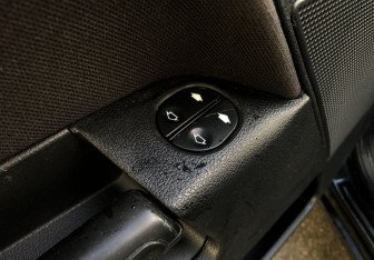 Подержанный автомобиль Ford Fusion 2008 года (13 фото)