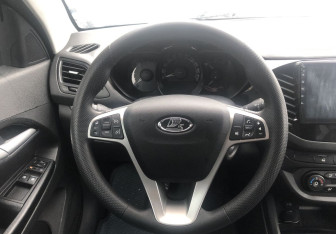 Подержанный автомобиль LADA (ВАЗ) Vesta Sedan 2019 года (12 фото)