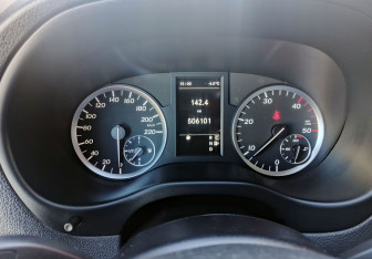 Подержанный автомобиль Mercedes-Benz Vito 2017 года (13 фото)