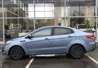 Подержанный автомобиль Kia Rio Sedan 2015 года (8 фото)