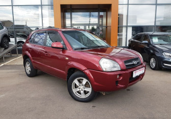 Подержанный автомобиль Hyundai Tucson 2008 года (3 фото)