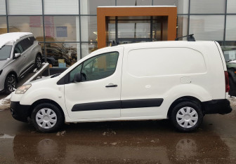 Подержанный автомобиль Peugeot Partner 2013 года (8 фото)