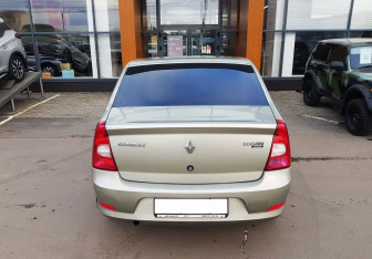 Подержанный автомобиль Renault Logan Sedan 2011 года (6 фото)
