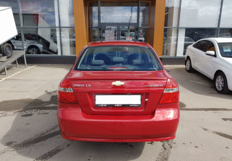 Подержанный автомобиль Chevrolet Aveo Sedan 2011 года (6 фото)
