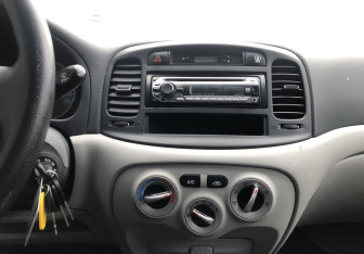 Подержанный автомобиль Hyundai Verna Sedan 2007 года (14 фото)